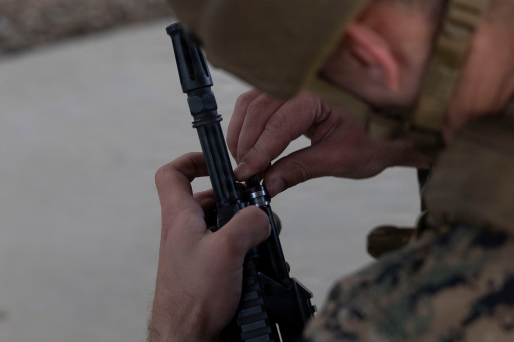 U.S. Marines with 1st LAR complete weapons handling test hosted by Australian service members during Coral-Balmoral Cup