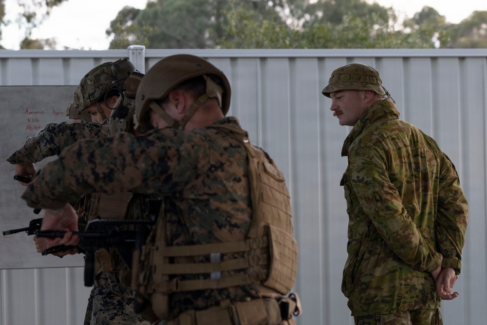U.S. Marines with 1st LAR complete weapons handling test hosted by Australian service members during Coral-Balmoral Cup