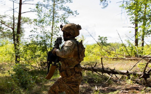 U.S. Army troops prepare for live fire exercise in Poland
