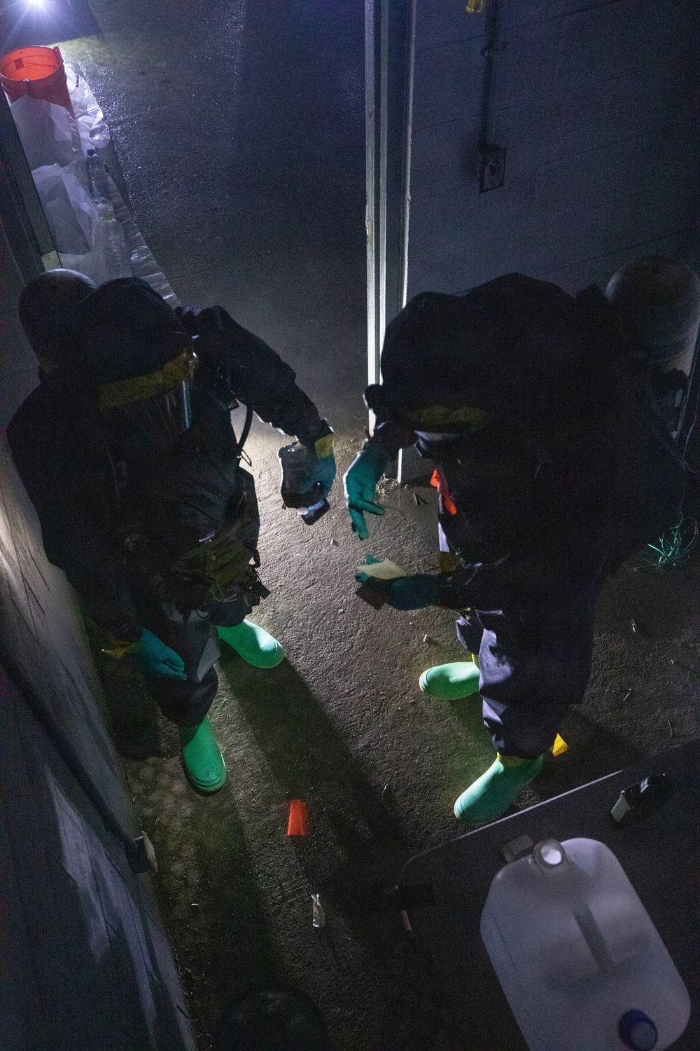 U.S. Marines Participate in Leaking Chemical Munition Disposition Training