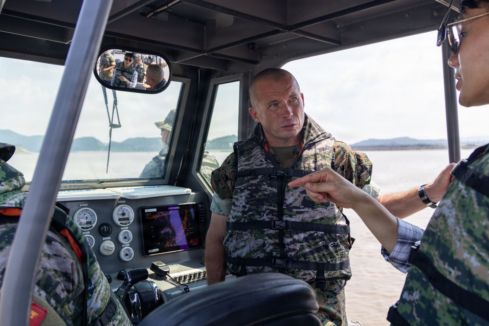 USPACOM leadership conduct battlefield circulation with ROKMC