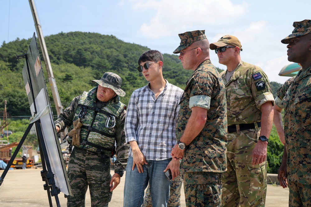 USPACOM leadership conduct battlefield circulation with ROKMC