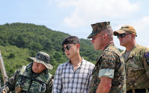 USPACOM leadership conduct battlefield circulation with ROKMC