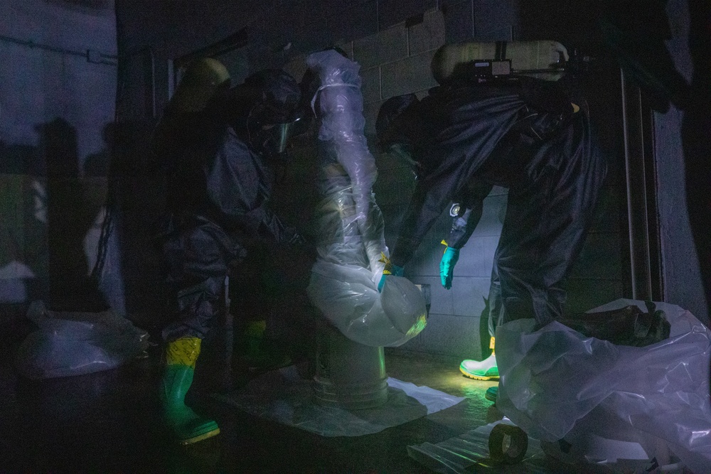 U.S. Marines Participate in Leaking Chemical Munition Disposition Training