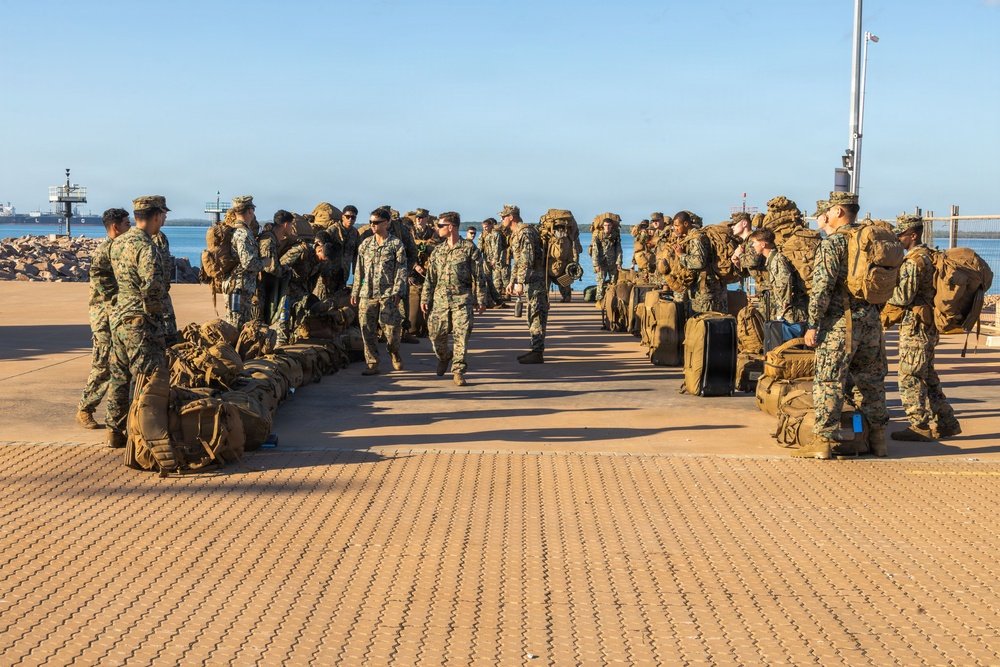 Exercise Capital Reach: US Marines disembark Royal Australian Navy HMAS Canberra