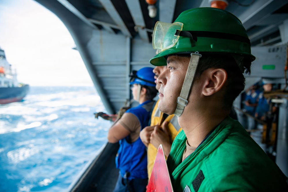 George Washington Conducts Fueling at Sea