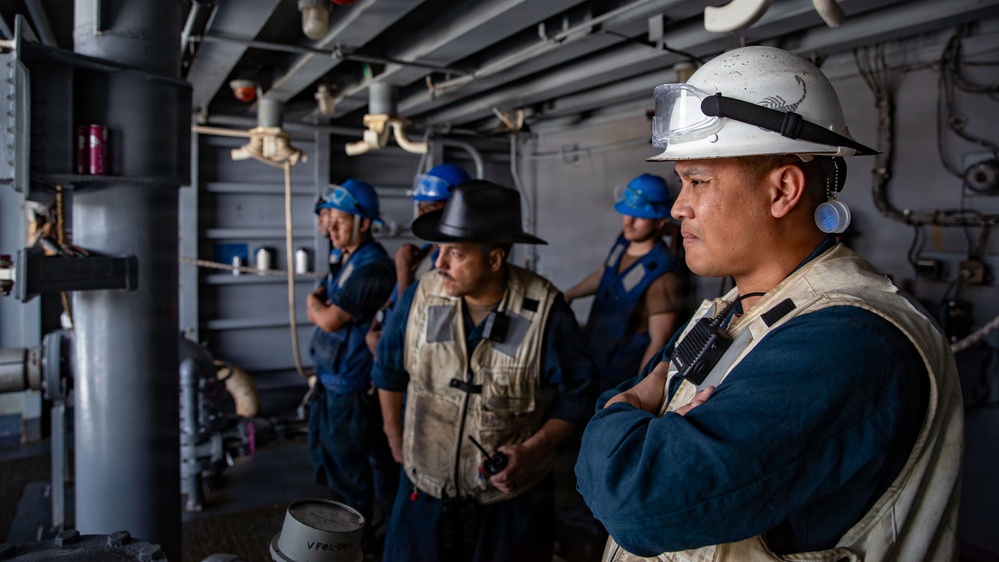 George Washington Conducts Fueling at Sea