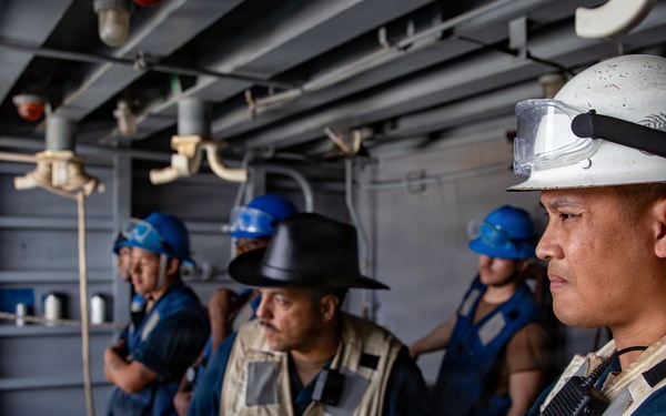 George Washington Conducts Fueling at Sea