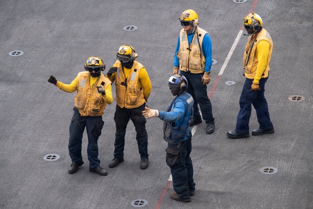 USS Boxer, 11th MEU Conduct Flight Deck Operations