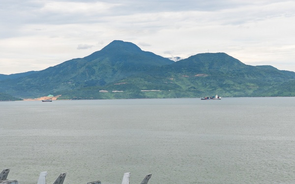 George Washington Departs Da Nang, Vietnam