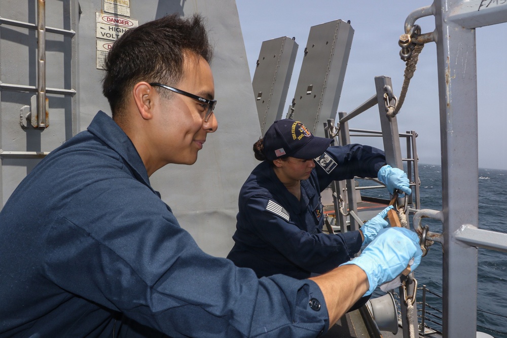 Frank E. Petersen Jr. Sailors Conduct Maintenance
