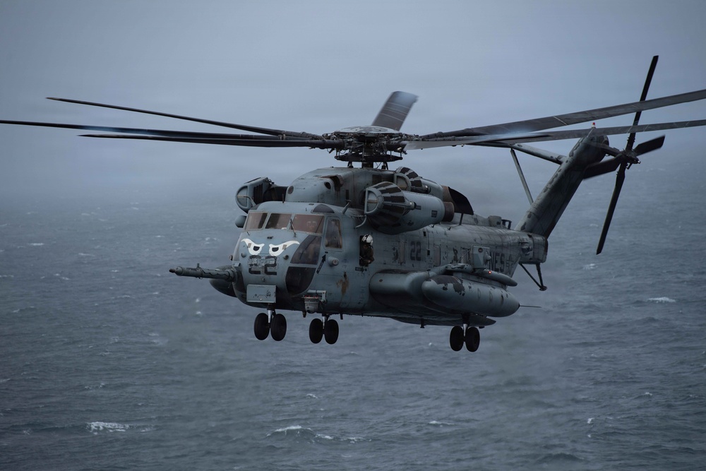 USS Boxer, 11th MEU Conduct Flight Operations
