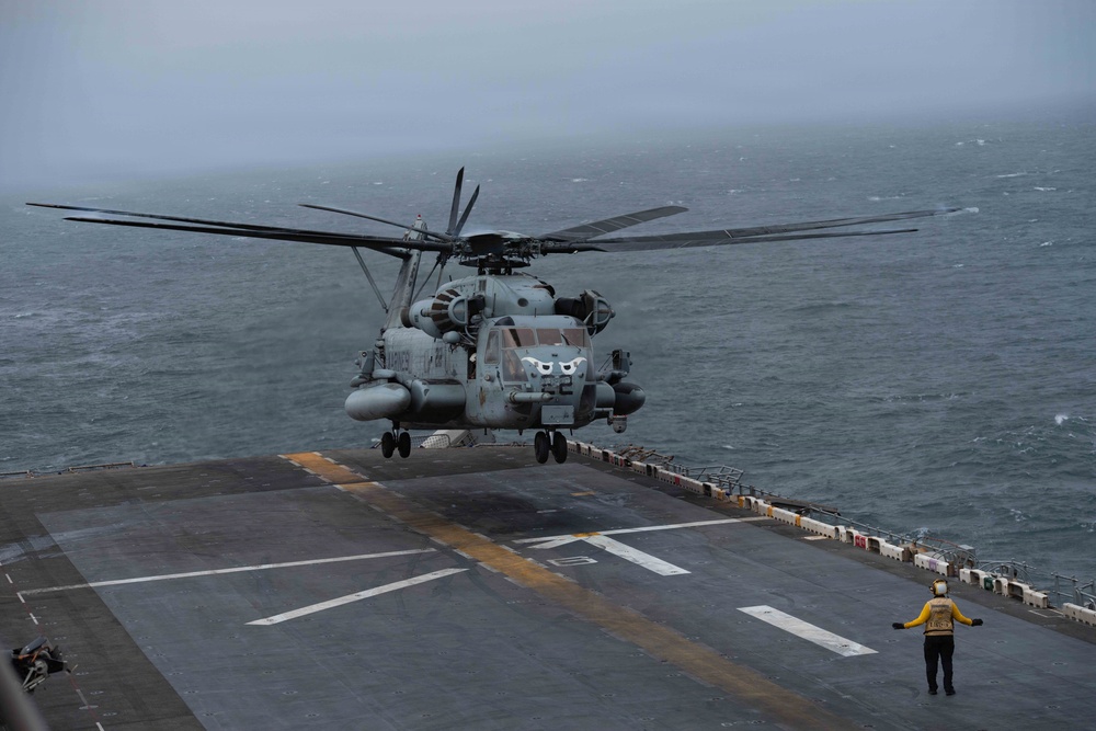 USS Boxer, 11th MEU Conduct Flight Operations