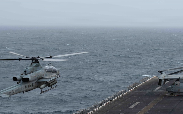 USS Boxer, 11th MEU Conduct Flight Operations