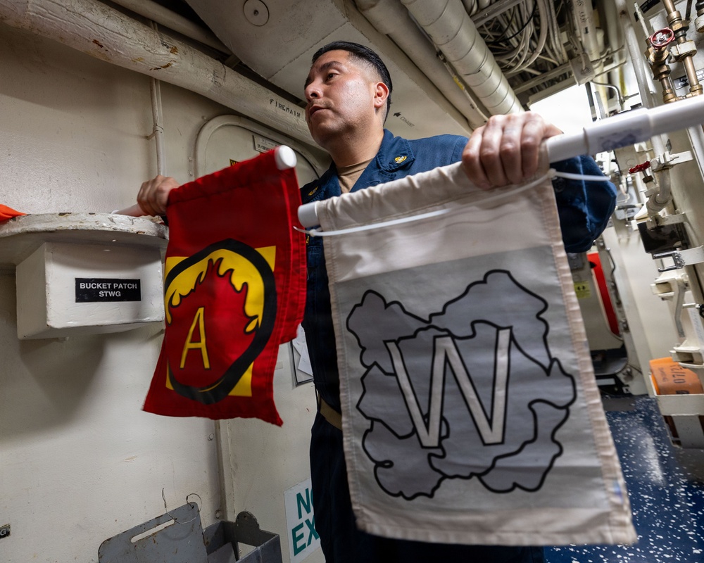 USS Mustin conducts integrated training team drill