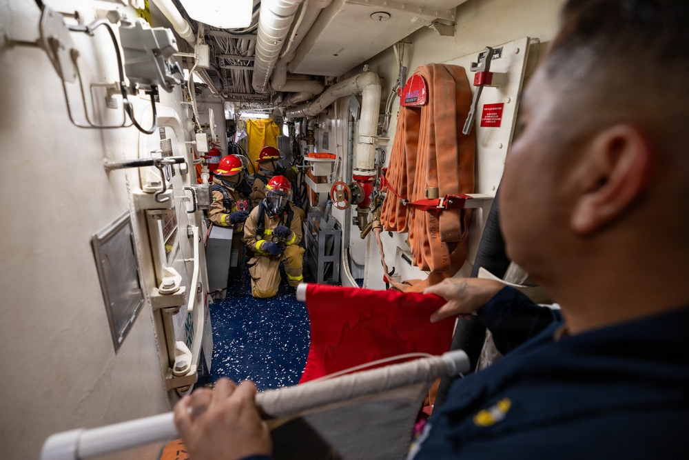 USS Mustin conducts integrated training team drill