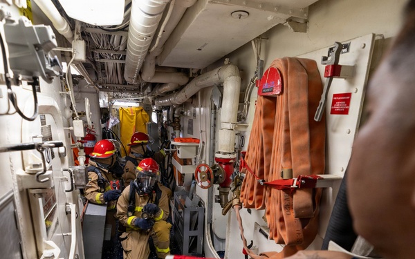 USS Mustin conducts integrated training team drill