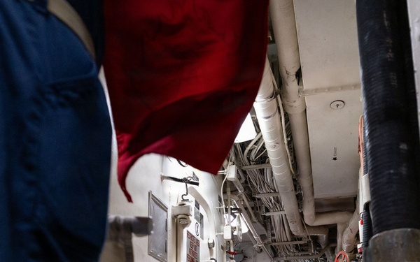 USS Mustin conducts integrated training team drill