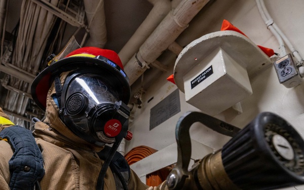 USS Mustin conducts integrated training team drill