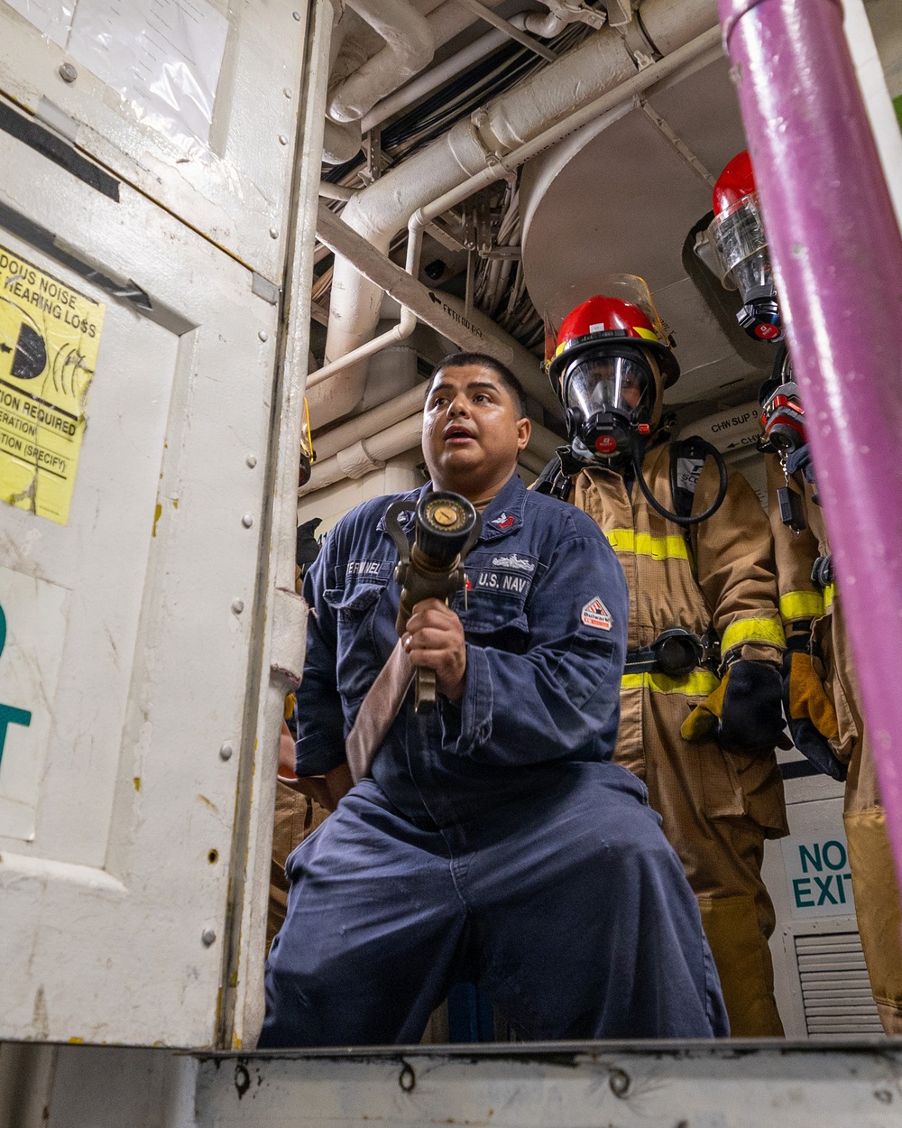 USS Mustin conducts integrated training team drill