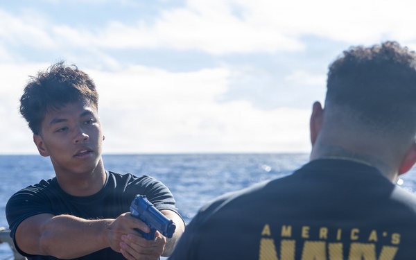 USS Mustin conducts security reaction force-bravo course