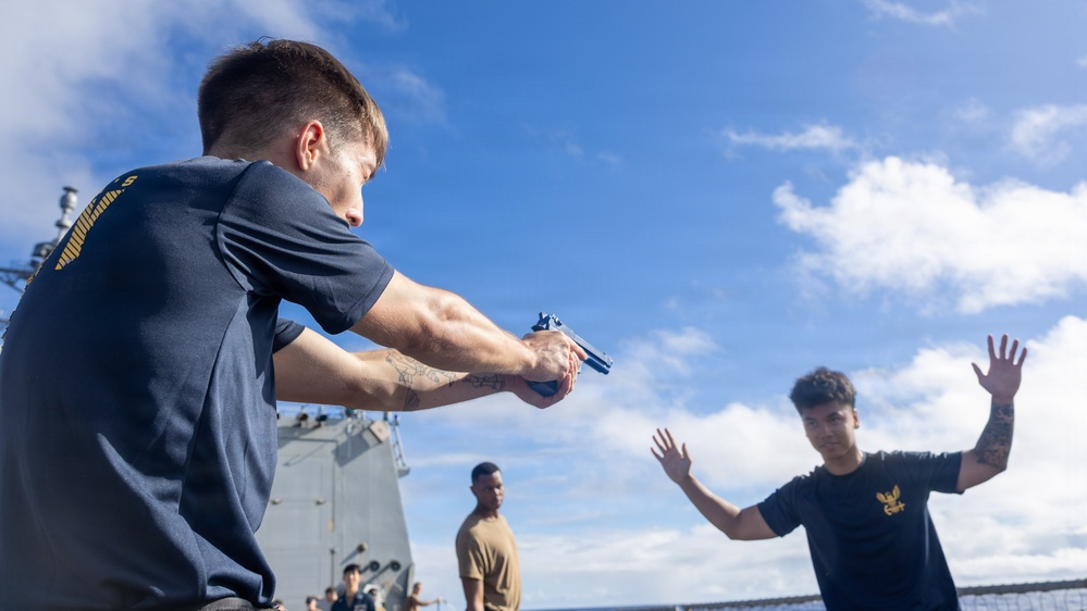 USS Mustin conducts security reaction force-bravo course