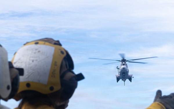 USS Mustin conducts flight operations