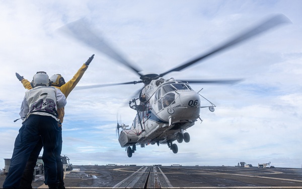 USS Mustin conducts flight operations