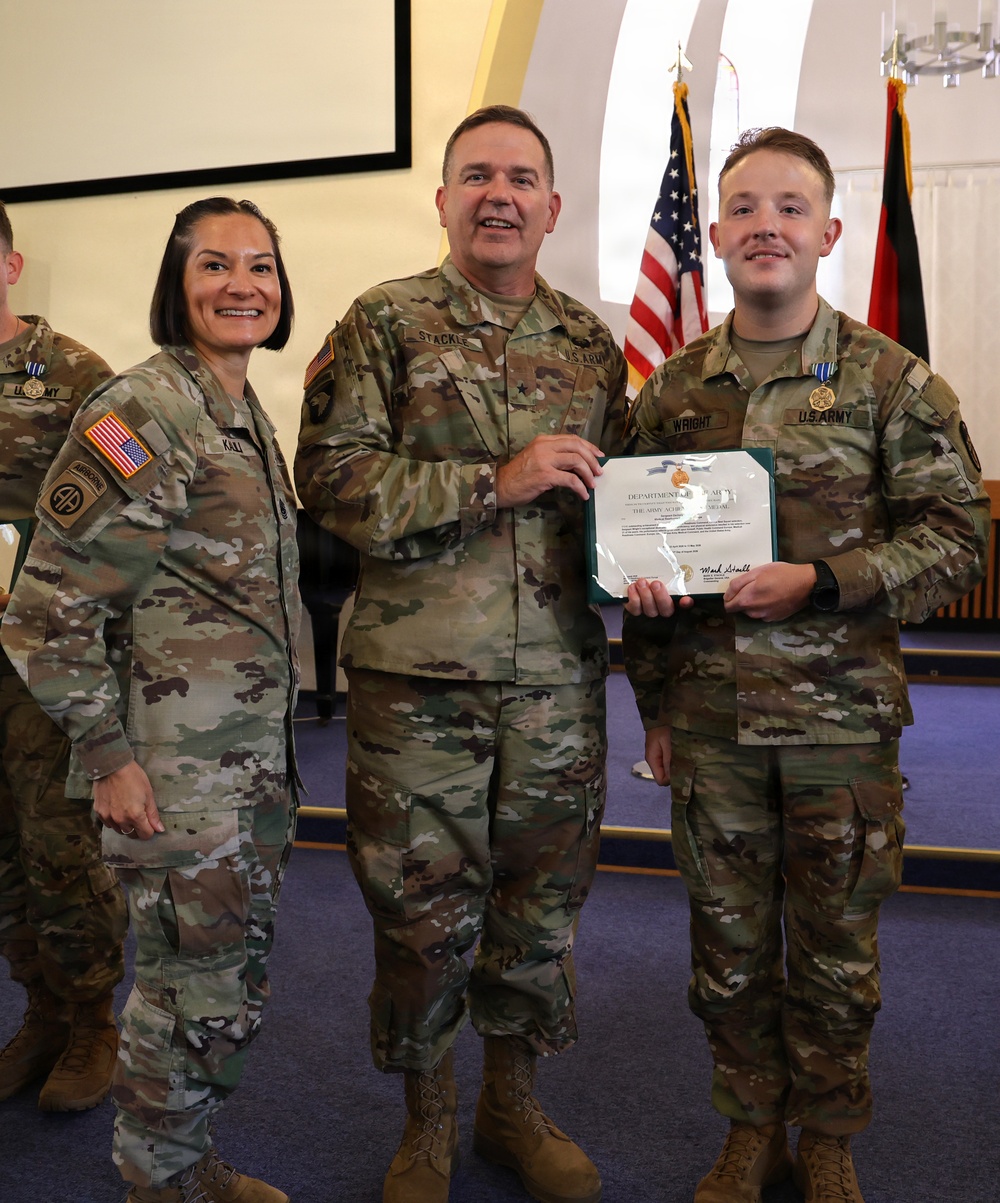LRMC Medics Overcome Adversity to Take 3rd in MEDCOM Best Squad Competition