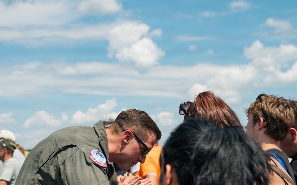 Mighty moose over the NY Air Show
