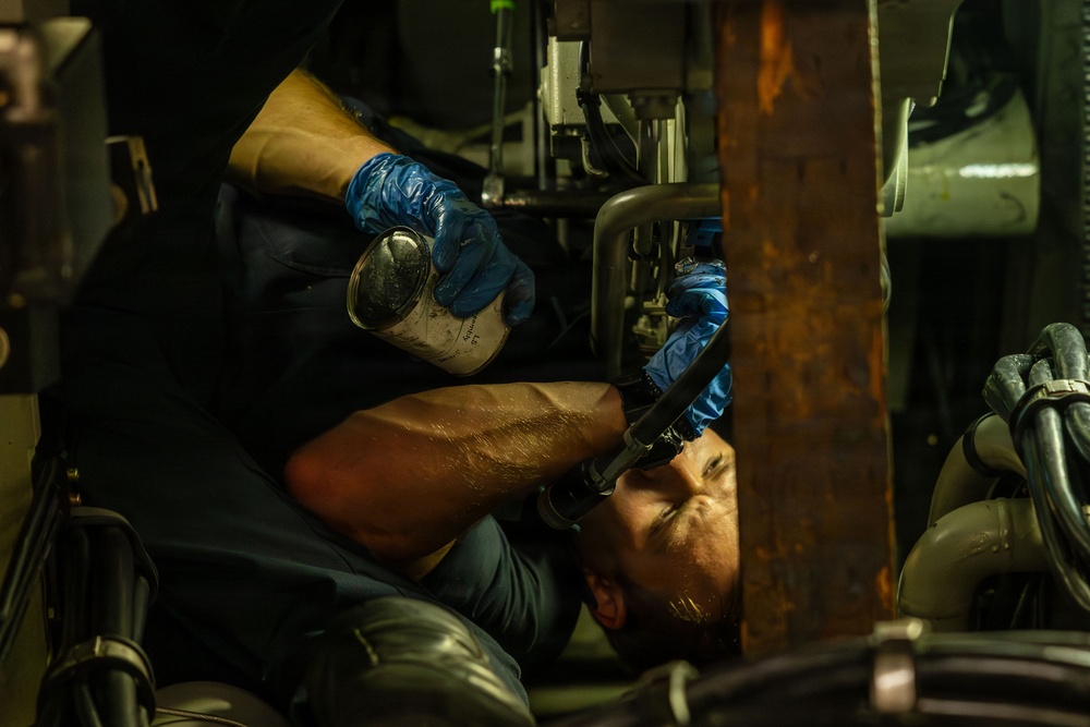 5-Inch Maintenance aboard USS Gonzalez