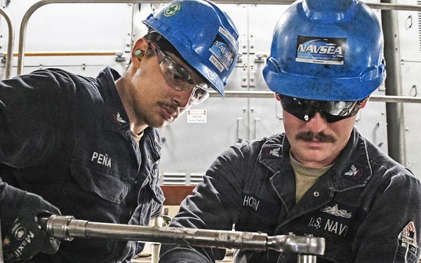 SIMA San Diego Sailors Refurbish Diesel Engine