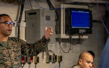 U.S. Marines, Sailors conduct CAC2S training aboard USS Essex