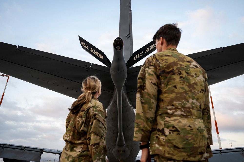 F35s fly in the Middle East