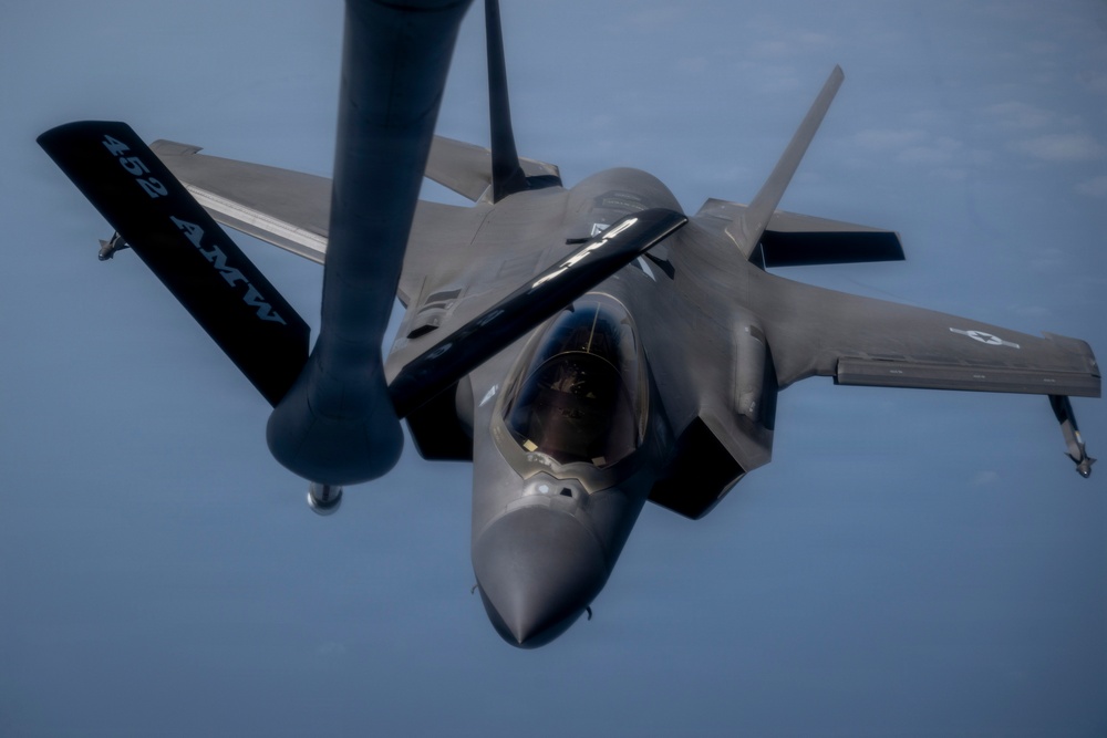 F35s fly in the Middle East