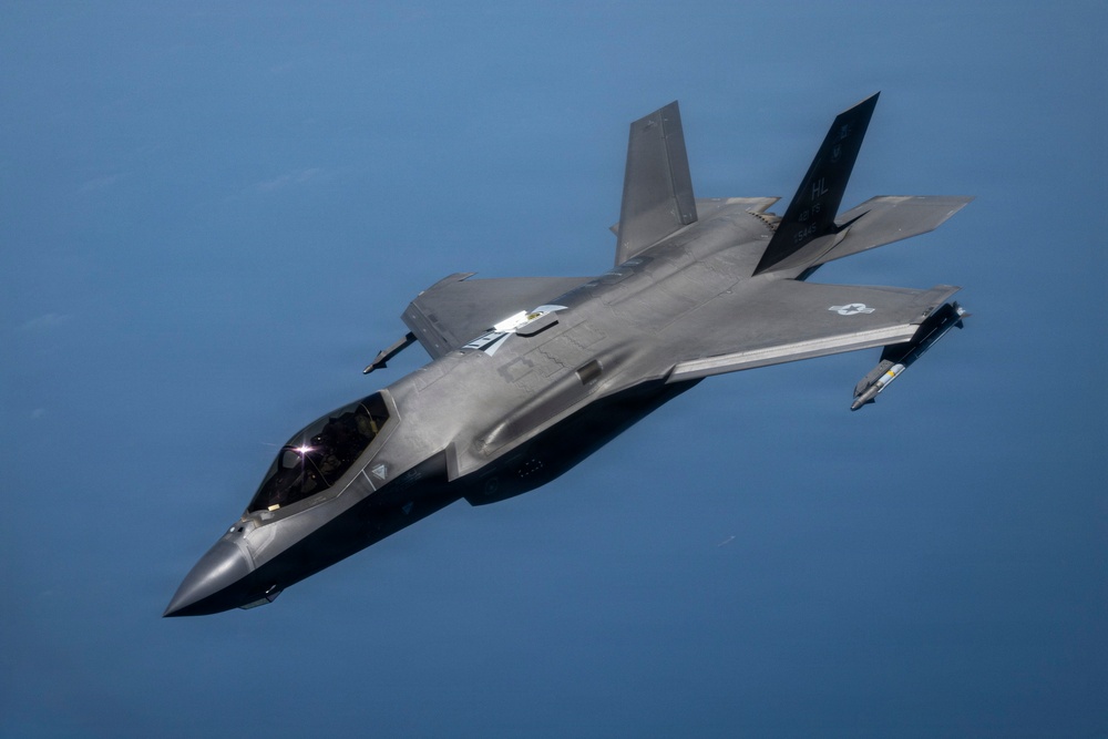 F35s fly in the Middle East