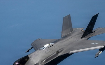F35s fly in the Middle East