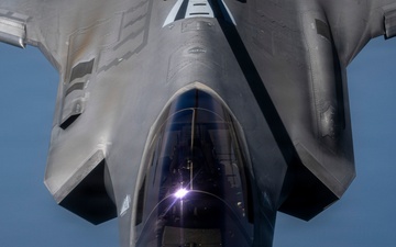 F35s fly in the Middle East
