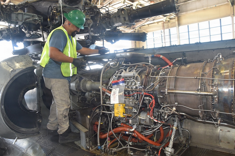 FRCSW H-53 Program Sets the Standard for Depot Maintenance