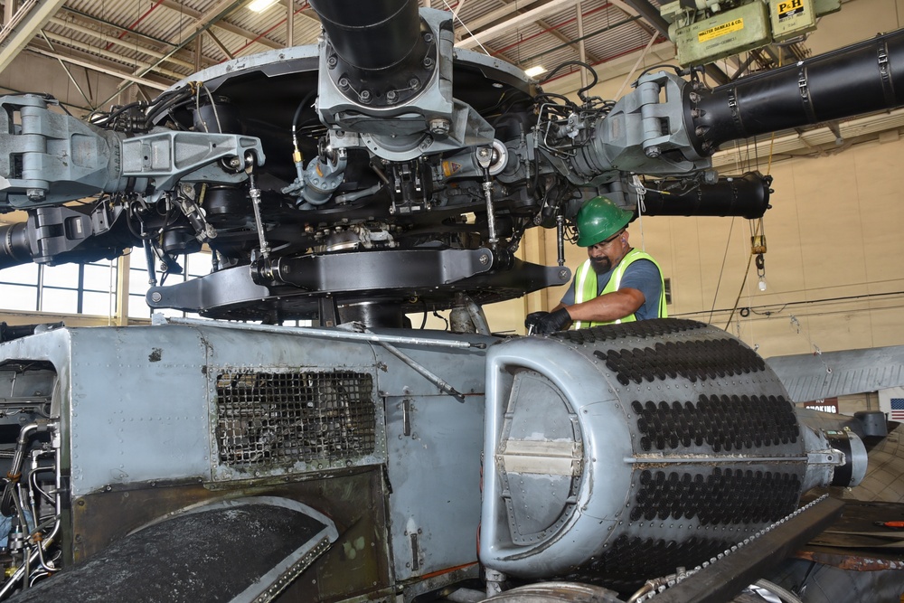 FRCSW H-53 Program Sets the Standard for Depot Maintenance