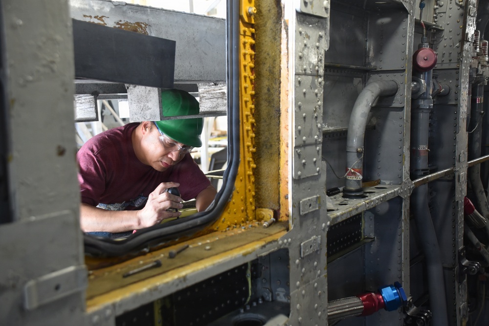FRCSW H-53 Program Sets the Standard for Depot Maintenance