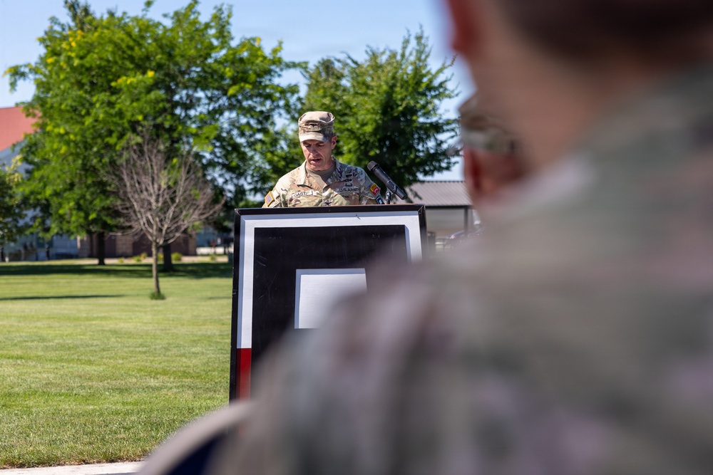 Brigade Commander Speaks to Audience