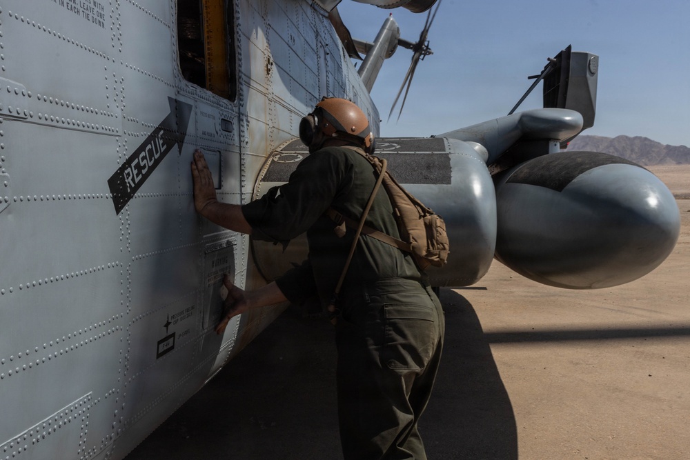 U.S. Marines conduct engine repairs for CH-53 Super Stallions at MCAGCC