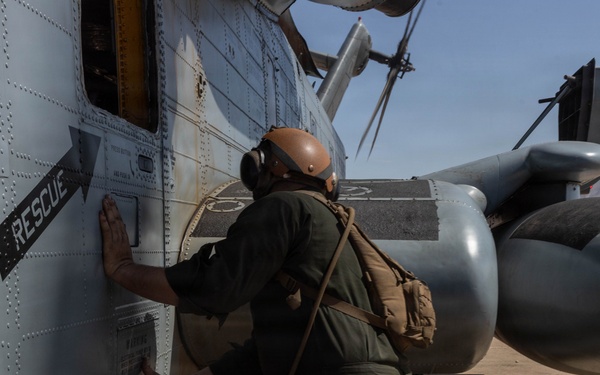 U.S. Marines conduct engine repairs for CH-53 Super Stallions at MCAGCC