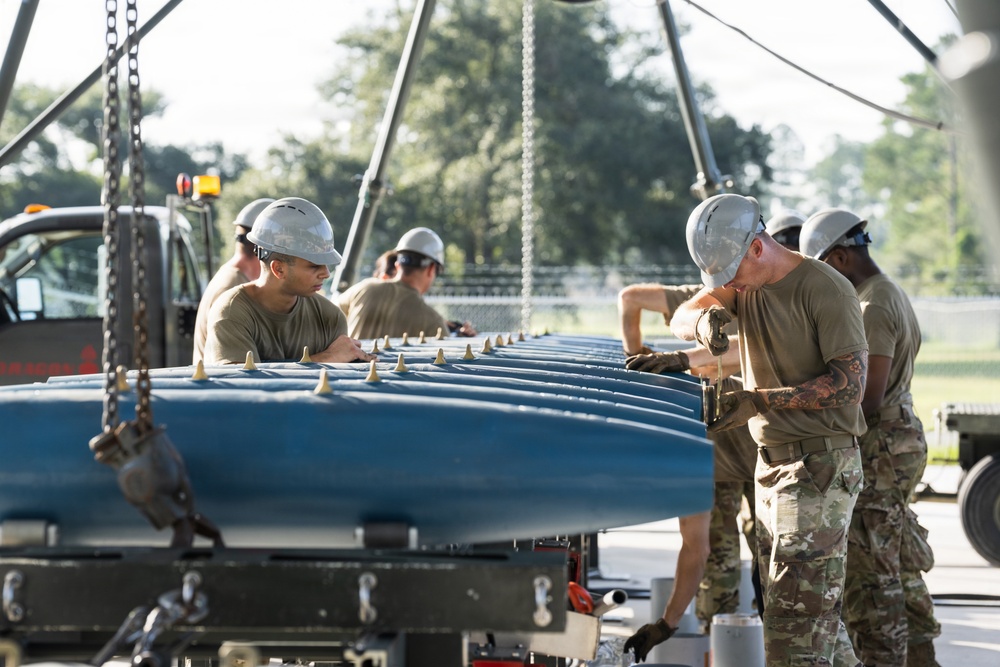 125th Fighter Wing Airmen expand skills through munitions training