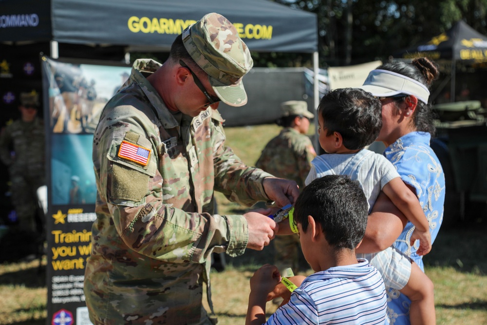 364th ESC Soldiers Support Seattle Seafair 2026