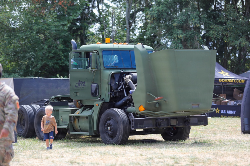 364th ESC Soldiers Support Seattle Seafair 2026