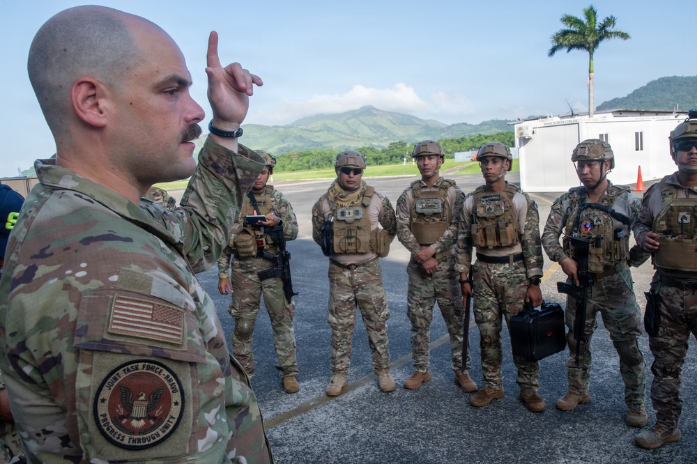 US and Panamanian forces conduct bilateral search and rescues training at PANAMAX 2026