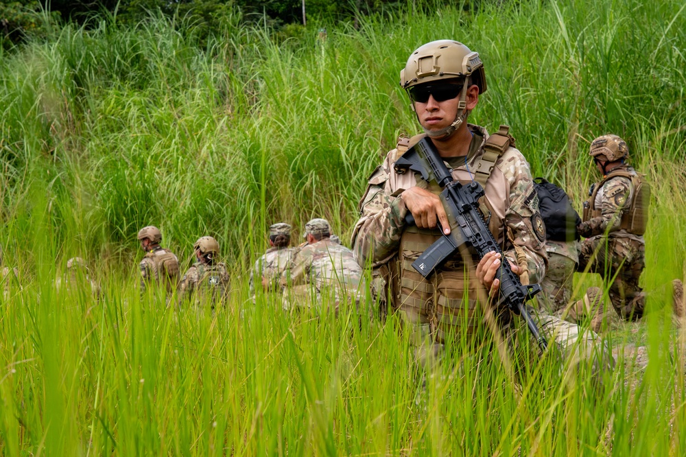 US and Panamanian forces conduct bilateral search and rescue training at PANAMAX 2026
