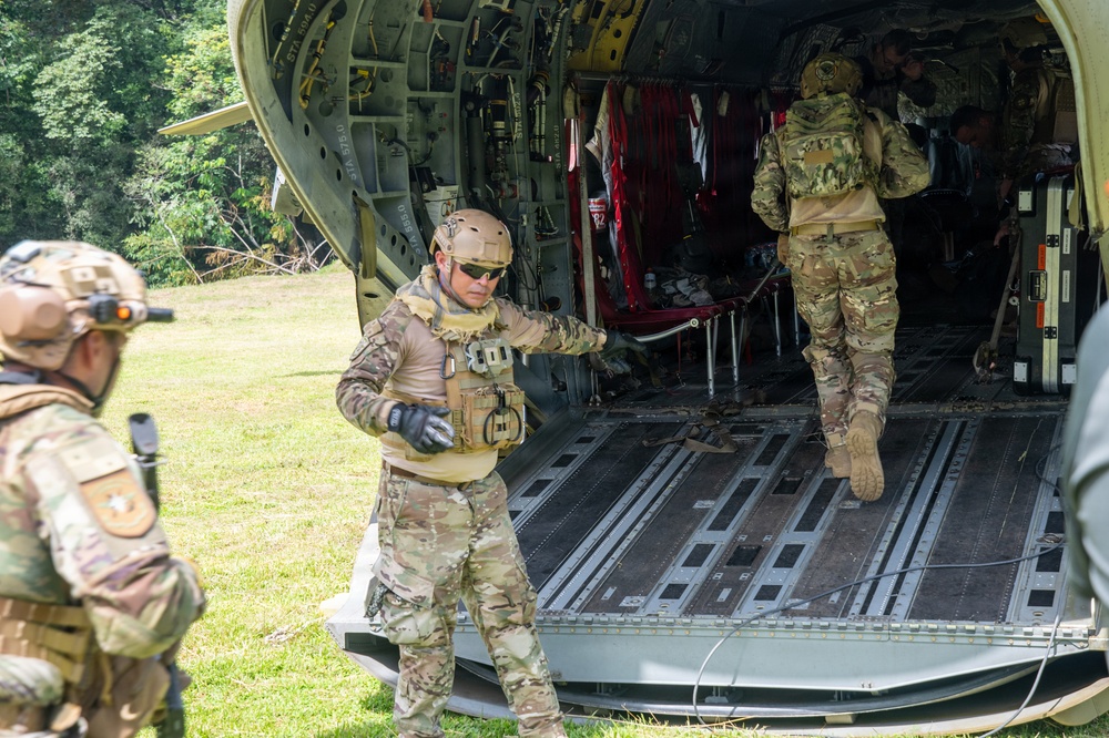 US and Panamanian forces conduct bilateral search and rescue training at PANAMAX 2026
